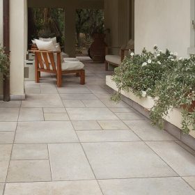 ריצוף לחצר משולב