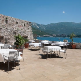 ריצוף משולב לחצר דוגמאות