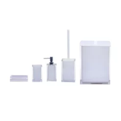 אביזרים לאמבטיה גוון לבן עיצוב מלבני