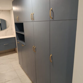 ארונות שירות לפי מידה לחדר רחצה צבע אפוקסי